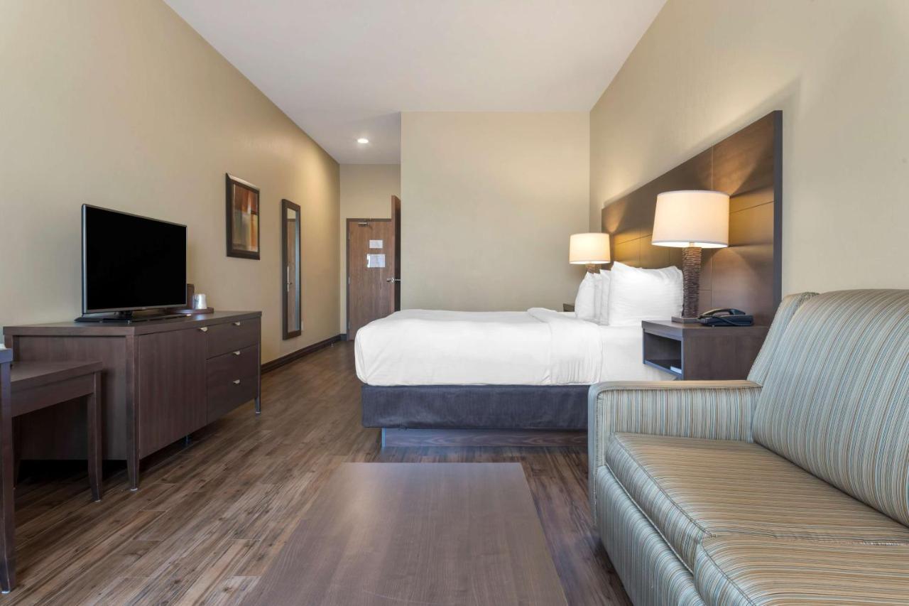 Best Western Plus Saint John Hotel & Suites Екстер'єр фото