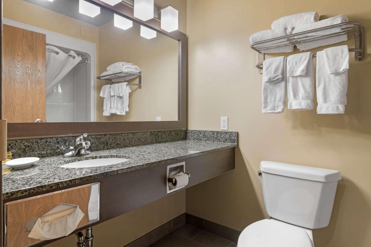 Best Western Plus Saint John Hotel & Suites Екстер'єр фото