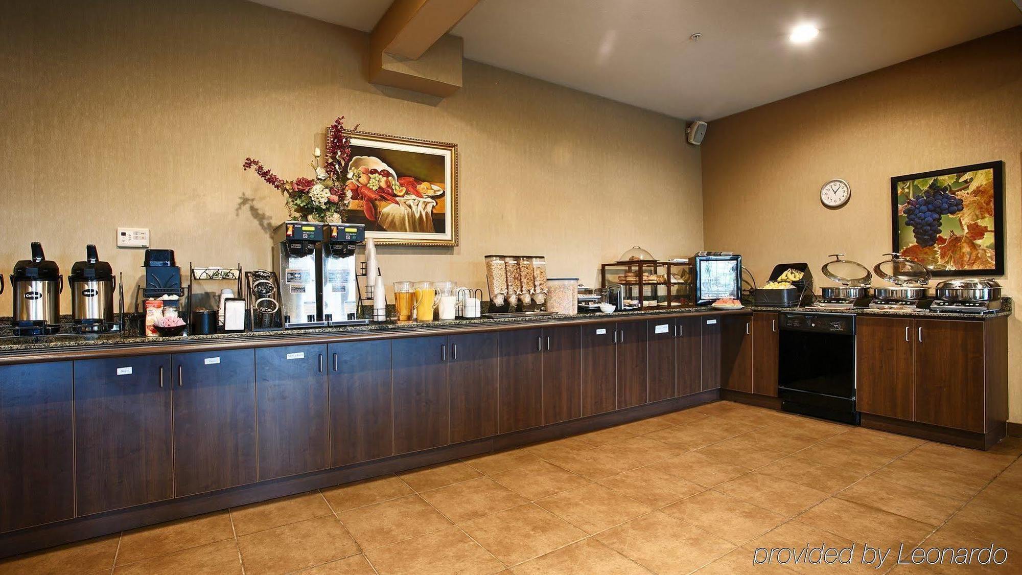Best Western Plus Saint John Hotel & Suites Екстер'єр фото
