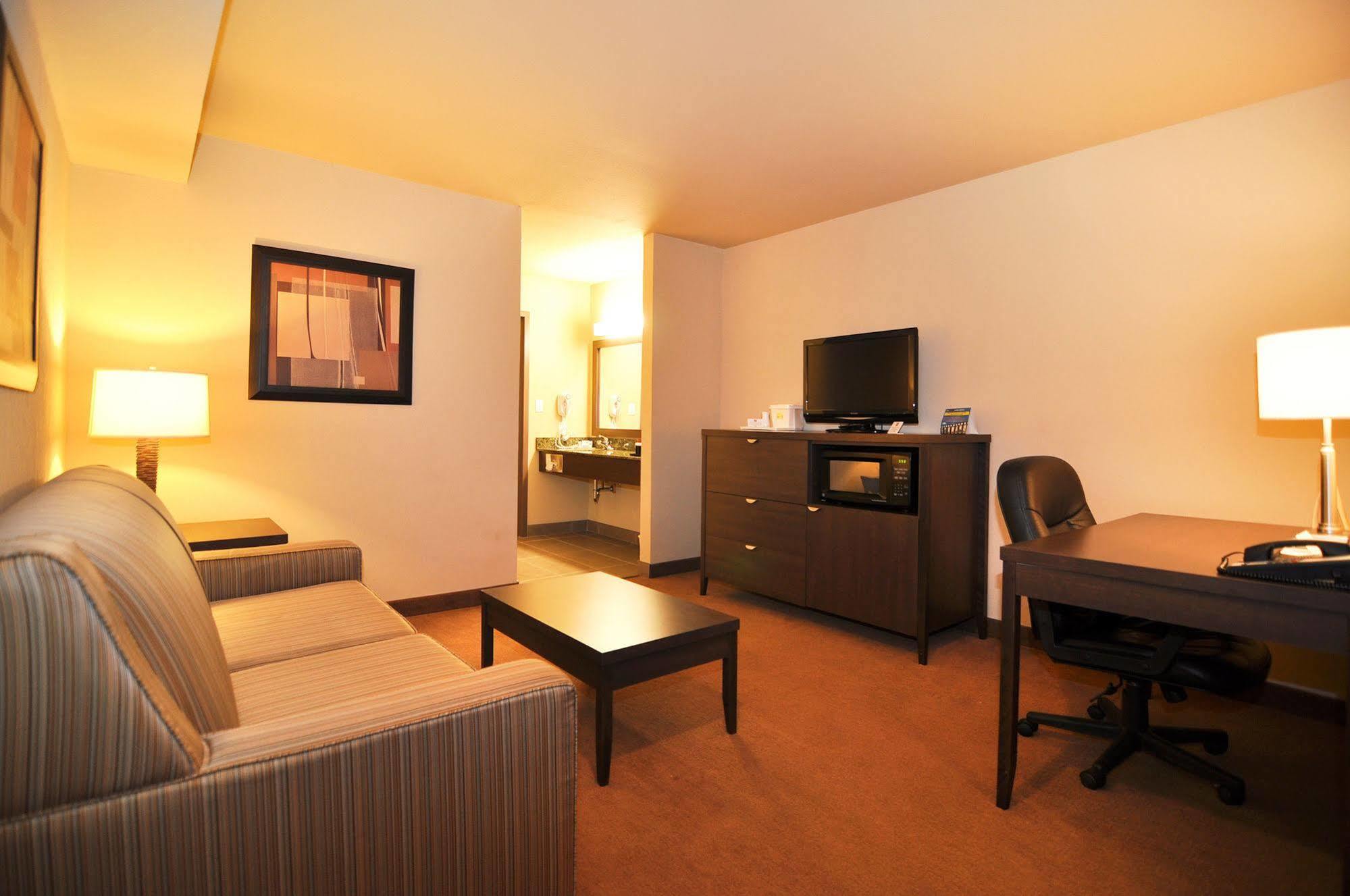 Best Western Plus Saint John Hotel & Suites Екстер'єр фото