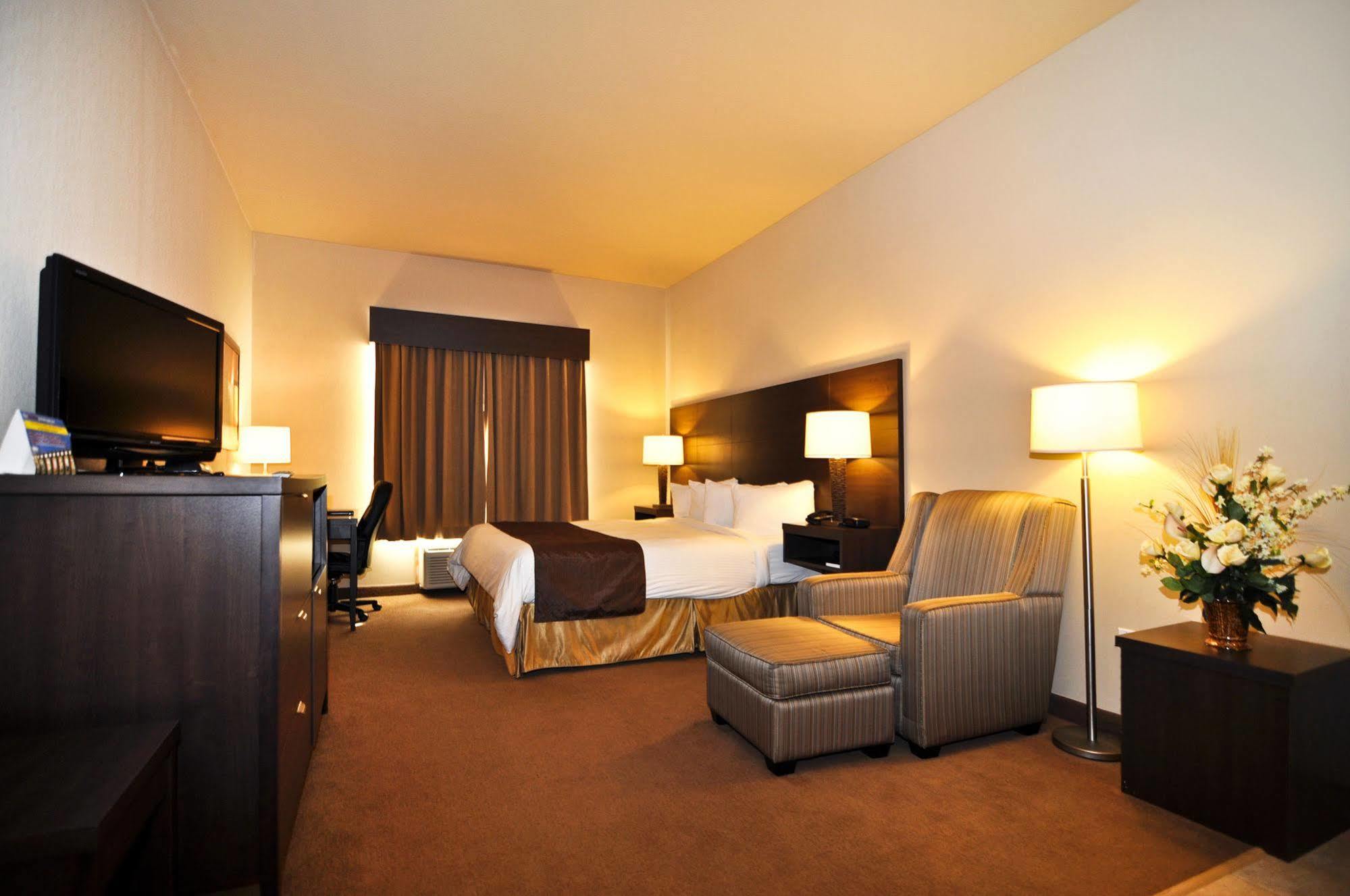 Best Western Plus Saint John Hotel & Suites Екстер'єр фото